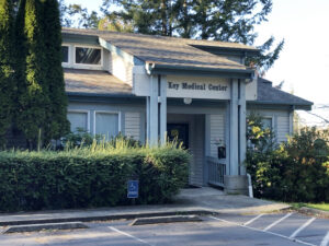 Outside picture of the Key Medical Center on a sunny day
